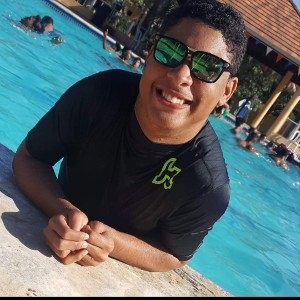 Josué minyetty feliz conmigo