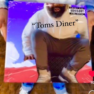 📌#CapitolJames 90s Radio 📻 “Tom’s Diner” 📌