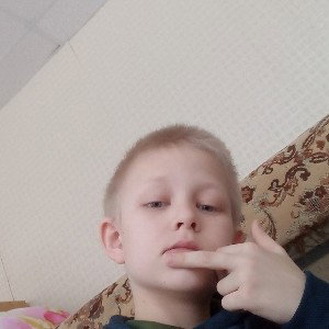 Идеот Хуеплёт