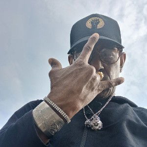 IT'S HIM (KING 👑 $IN)