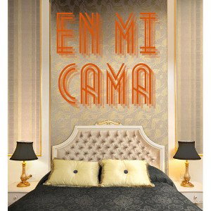 EN MI CAMA (Audio Oficial)