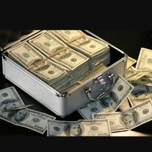 money in de case