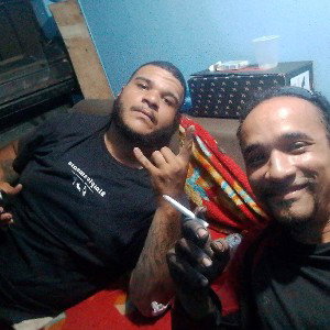 joga o kilo na mesa