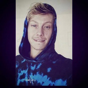 Skorpi fuckin one - Artos ft @locke030