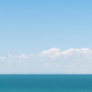 Poussé sur la plage