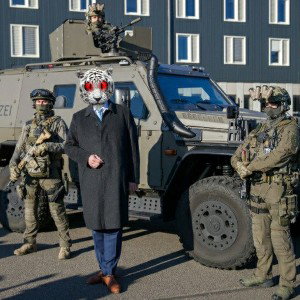 der mit dem panzer kommt