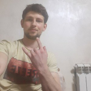 Илюша у микро.