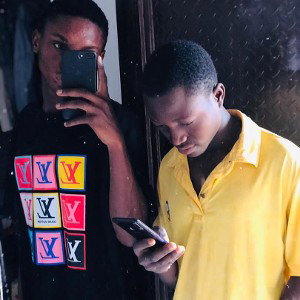on the tracks Nonybrown ft by maxy