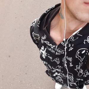 белый плащик