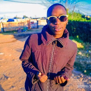 Thee_Mnateroo_-_Fake Love 