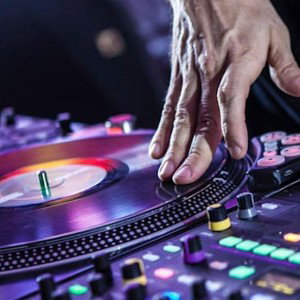 I think 🎛DJ 🎚from rap.🗣️ 🎙