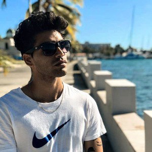 ELLA_Con el 