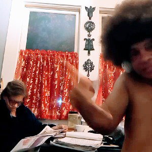 Mama lets fly freestyle