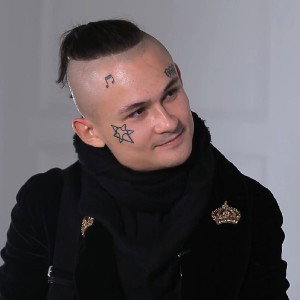 залетаю в банк
