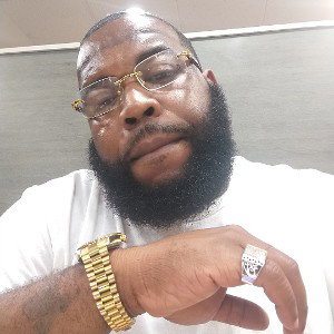 LegendaryCeo x TooHotToTouch (Freestyle in studio)