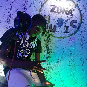 Sornero - Deivin Music (Vídeo Oficial) Produce One Music Record #ElDeLaImprovisacionLetal🔥