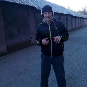 Gold_boy_aluon
