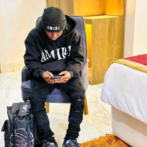 Life is hard _Ft De tiger