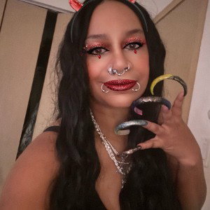 Glamorous Claws and Flowing Locks_V1