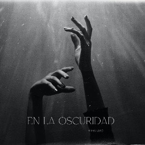 EN LA OSCURIDAD 