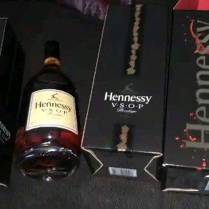 Ek Goril Hennesy 