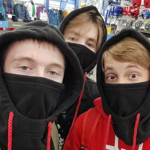 Тут и Там