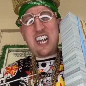 Fake dumbass on TikTok