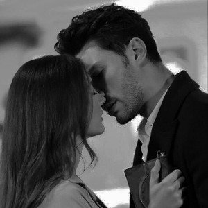 تفضلي هذه الأغنية الرائعة مثلك 😘 (ام دارك سايد)