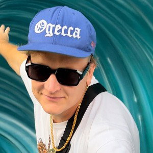 кто знает…