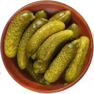 солëные огурцы
