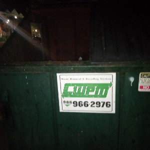 sacando la basura