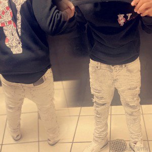 Wit da sticks 🧟