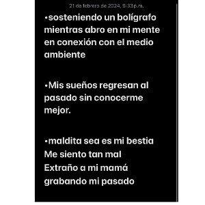 sosteniendo un bolígrafo 🎶