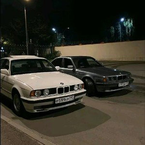 пацаны сзади кричат эщкере.