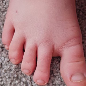 Big feet and pee
