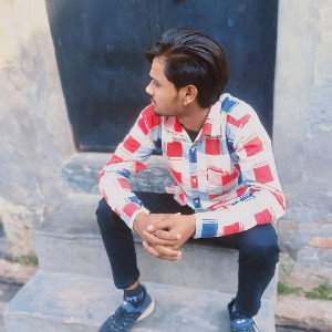mujhe Bachpan se shauk tha re Banna Apne dam per kamana