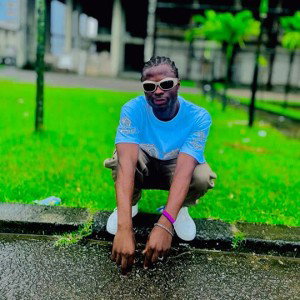 Sabo bg _-_Dans les rues sombres, je marche, l'ombre me suit,  