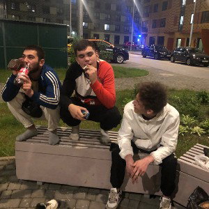 почему стал таким грустным?