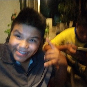 Demuestro sobre el beat
mi sentimiento
vivo alegre sin remordimientos
me adapte ala realidad
deje atras los cuentos
por 
