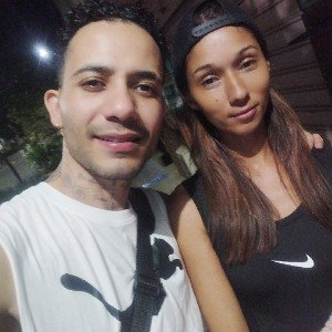 Siempre sale cualquier cosa .