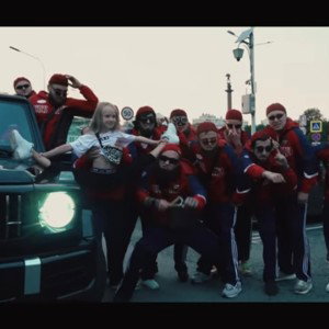 Дочка возле тачки. Эдворд Бил, чуш городил. 