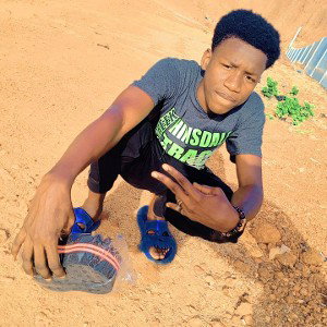 Almoube_-_un peu de sérieux _-_freestyle