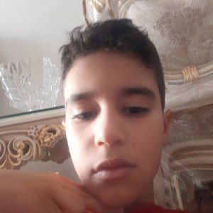 یا یا یا  چیزمیزنی  میای میگی رضا رپر نیست  
توخودت رپر نیستی بابا اشگو یا میخایم فیت بدیم 
میگی رضا فیتو باخت ولی خودت 
