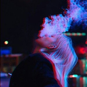 NUÉE :ELLE M'APPELLE SON BAE