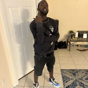 big 50 cal when hit bet it makes u fold 
cut down them slabs then i guarand to bowls now i sell them hold im plugged nig