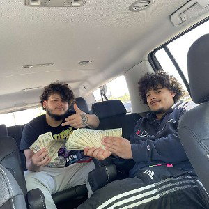 Evil twin 🦍🦍🖤🤞