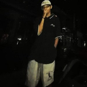 I'm on another level,
They gotta play catch up,
I'm never gonna settle,
Right now I got next up,
I got my eyes on the pr