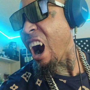BlAmMiN wIt StAmInA*G3 sAlUtE:(666StRaNgE19 MuSiC)