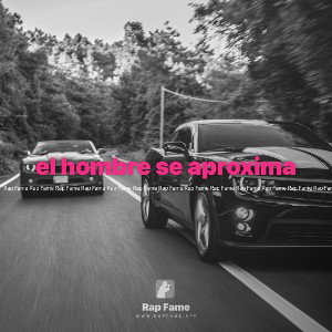 el hombre se aproxima 