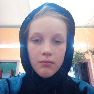 Привет! И пусть я тут новичок
Уверен, что легко вам выдам 
по биту горячо
Пока, это всего лишь, мой друг,
первый тречок.
